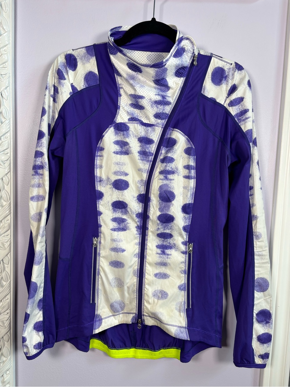 Lululemon athletica Presta Packable Shirket Purple and White Athletic Jacket